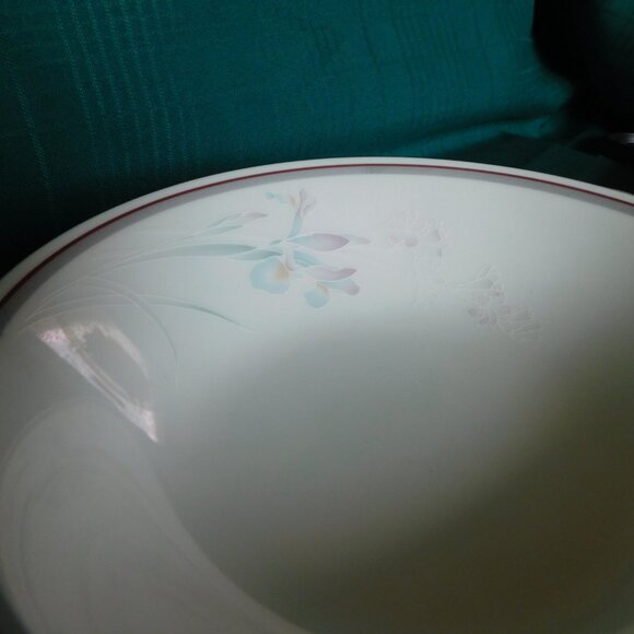Noritake Malverne 3501 (1983) 9 inch round vegetable bowl near mint condition - Picture 2 of 5